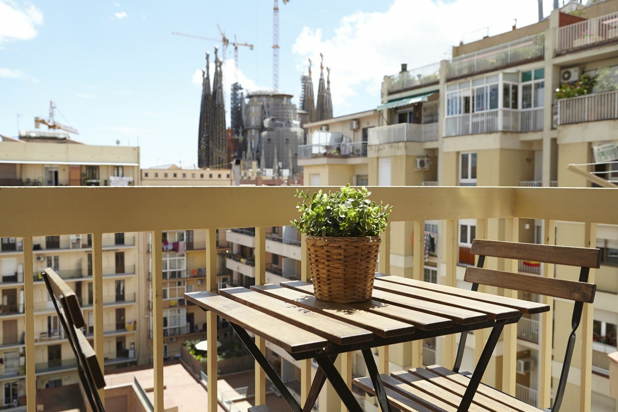Sagrada Familia Sun Nos Preocupa Su Seguridad Lägenhet Barcelona Exteriör bild