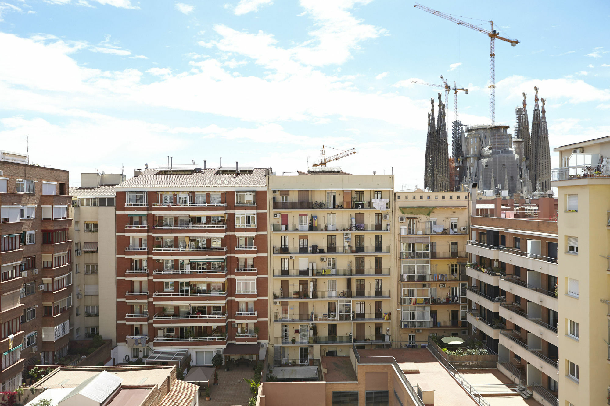 Sagrada Familia Sun Nos Preocupa Su Seguridad Lägenhet Barcelona Exteriör bild